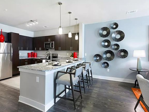 2nd image of 3090 Outlet Pkwy #6695704