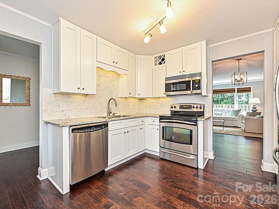 5th image of 4611 Hedgemore Dr Unit J
