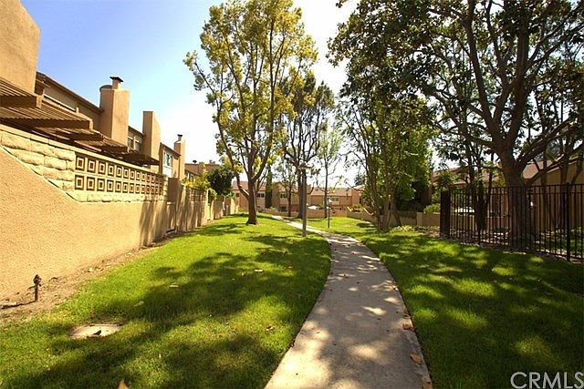 1st image of 688 Parkwood Ln