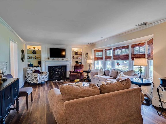5th image of 3 Royalston Ln