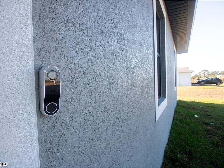 9004 W Justice Cir — Photo 35