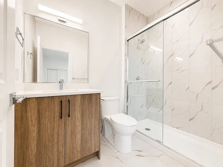 227 26th Ave NE #201 — Photo 13