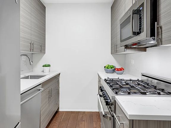 3rd image of 136 E 56th St APT 8H