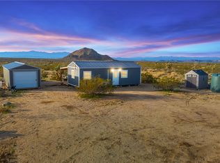 12241 S Robles Rd, Yucca, AZ 86438