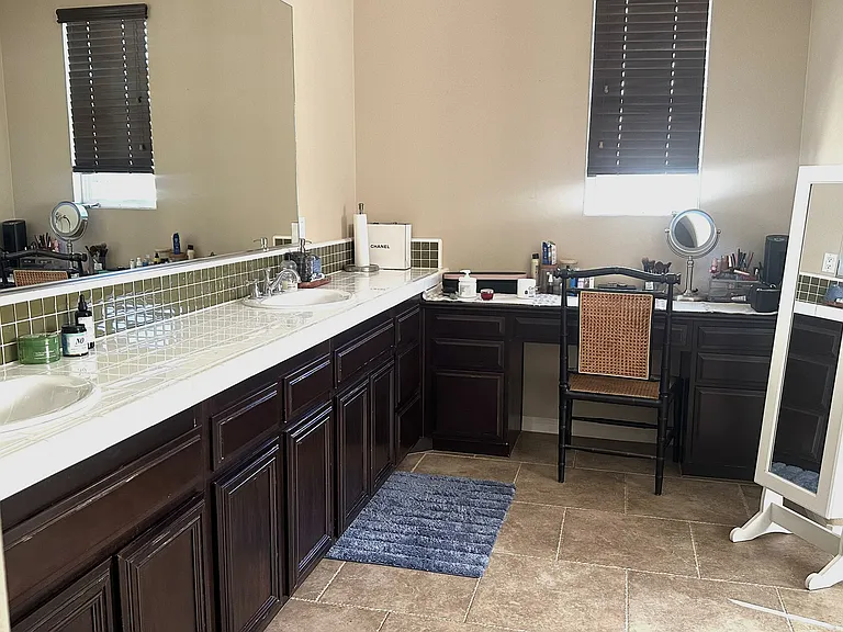 1267 Bellingham Dr — Photo 15