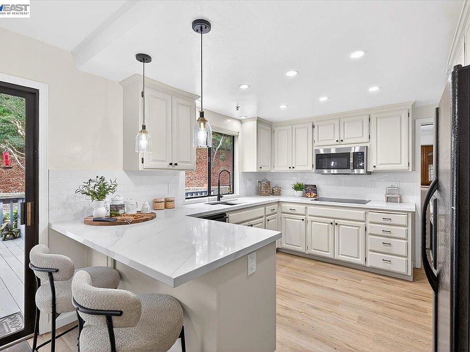 1st image of 28 Harrington Rd