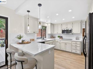28 Harrington Rd, Moraga, CA 94556