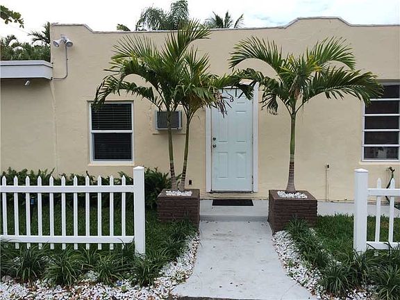 3rd image of 844 NE 17th Way
