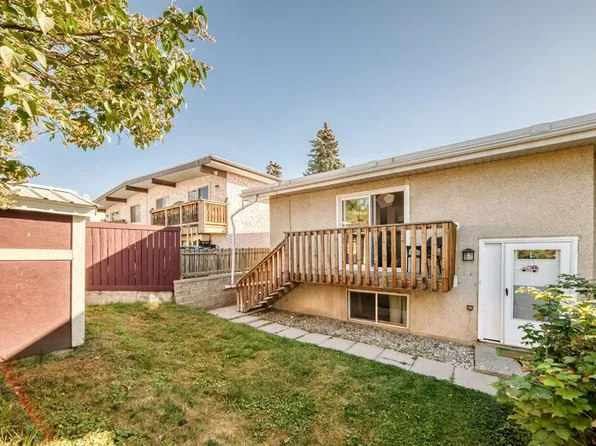 724D W Raynard Cres SE, Calgary, AB T2A 1X7