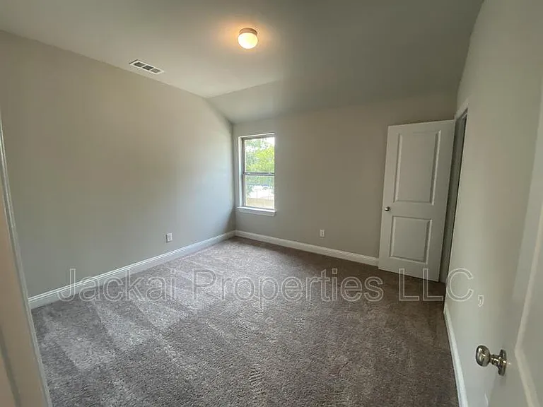 801 Ponds Edge Ln — Photo 21