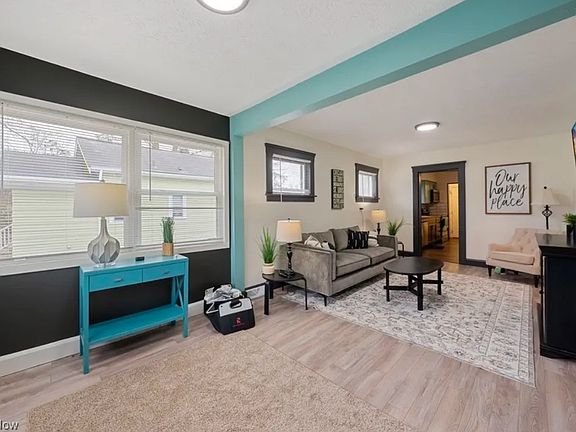 3rd image of 27279 Dunford Ave