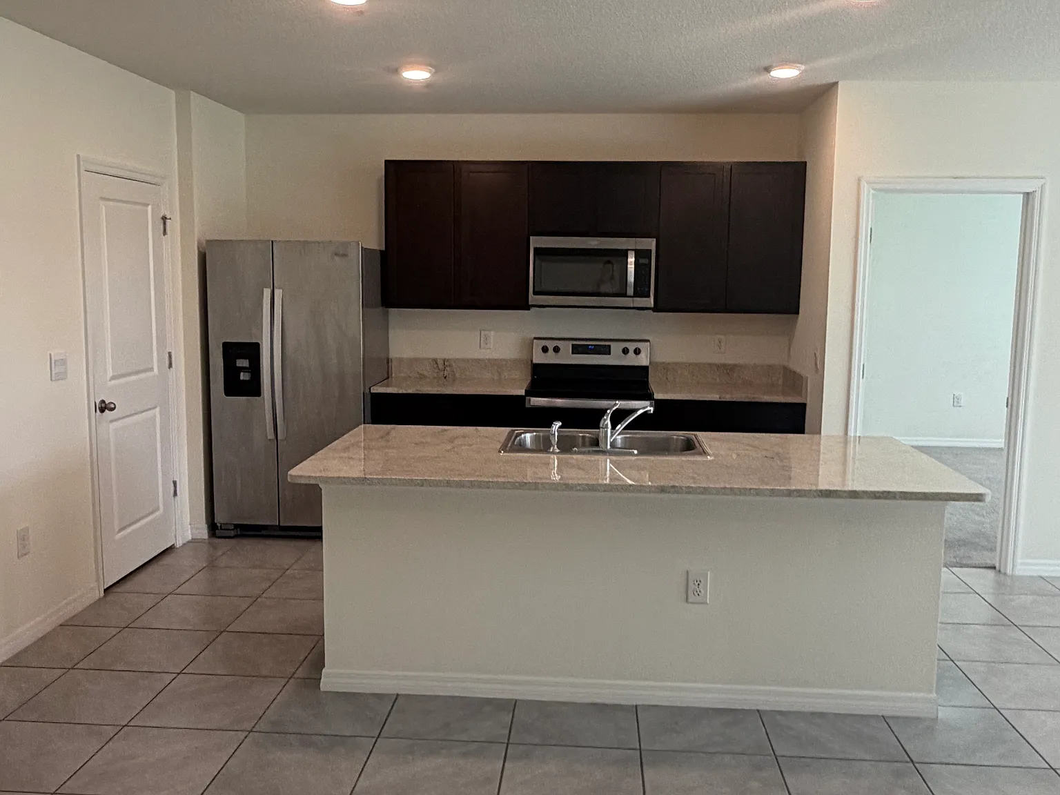 3 bed, 1498 sqft, $2,000 — Photo 4