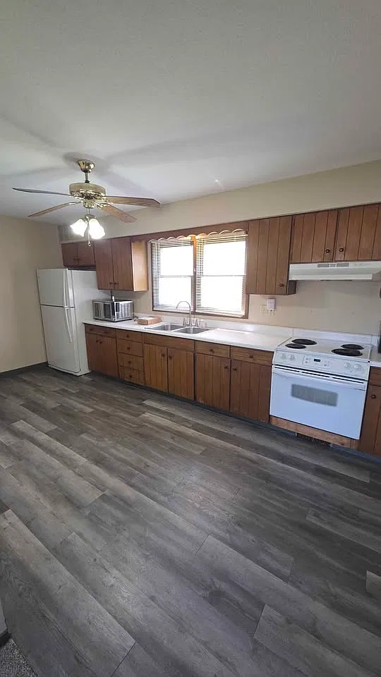 2 bed, 950 sqft, $1,135 — Photo 3