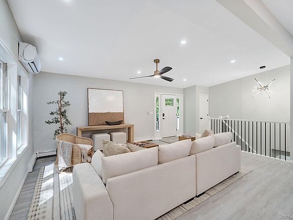 3rd image of 644 Bread And Cheese Hollow Road