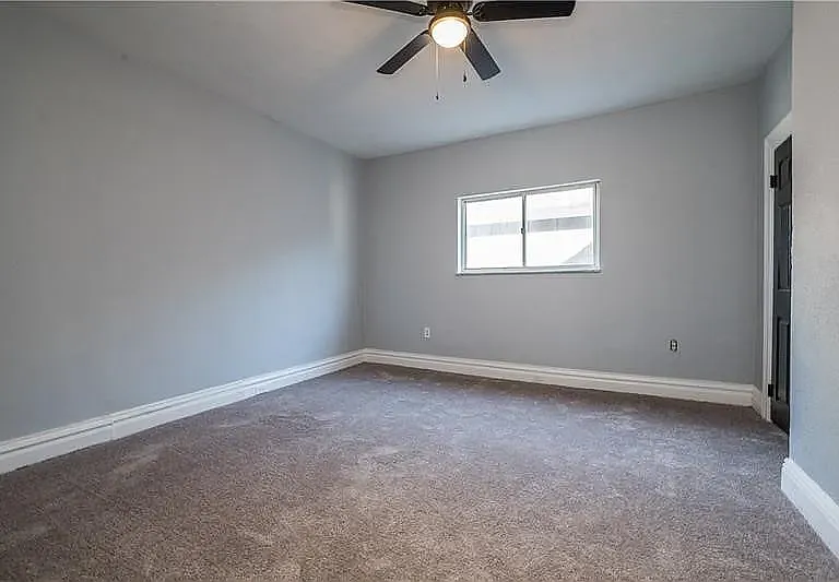621 Lorenz Ave — Photo 10