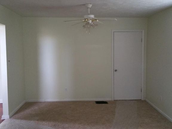 5th image of 3356 N Kenwood Ave