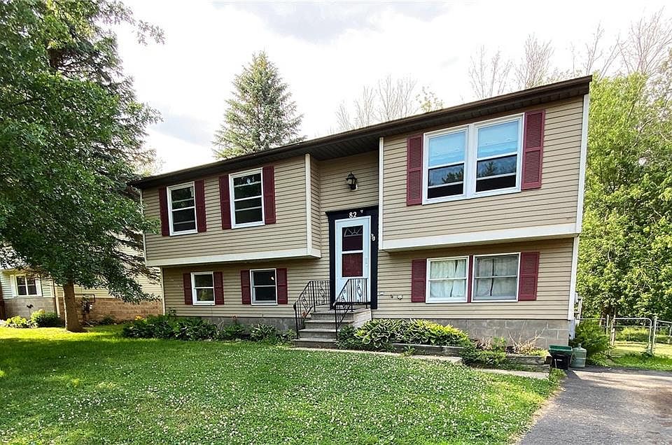 1st image of 82 Close Hollow Dr