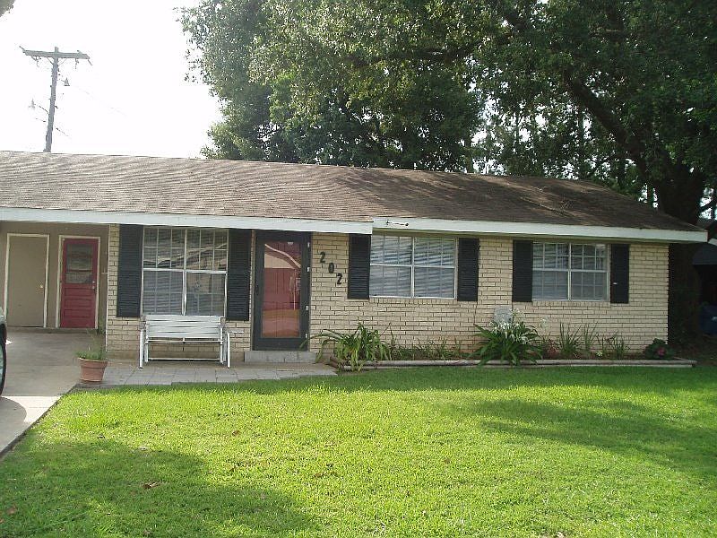 1st image of 202 Palmetto Dr