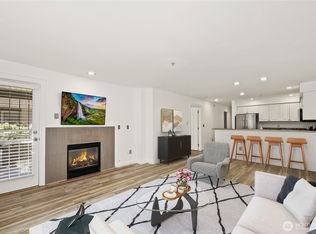 215 20th Ave E APT 102, Seattle, WA 98112