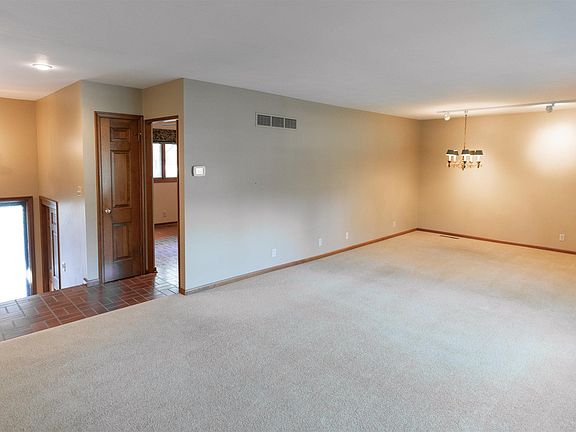 4th image of 3035 Kucera Dr
