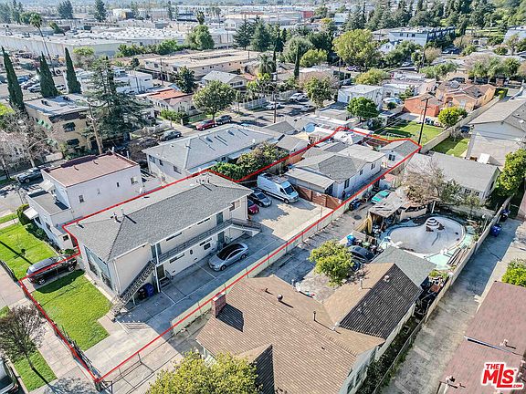 2nd image of 3209 Andrita St