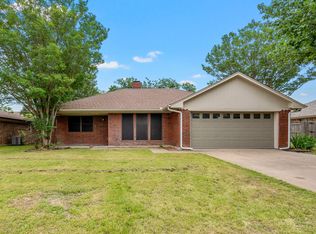 204 Meadow Ln, Aledo, TX 76008