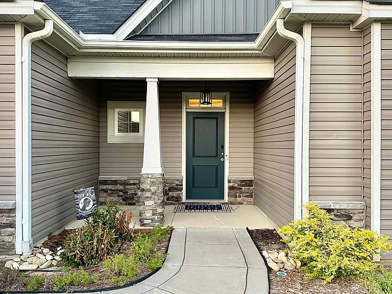 6230 Esau St — Photo 2