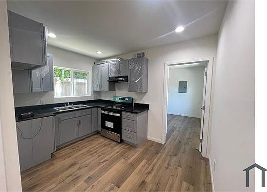 4th image of 12128 Oxnard St #91606