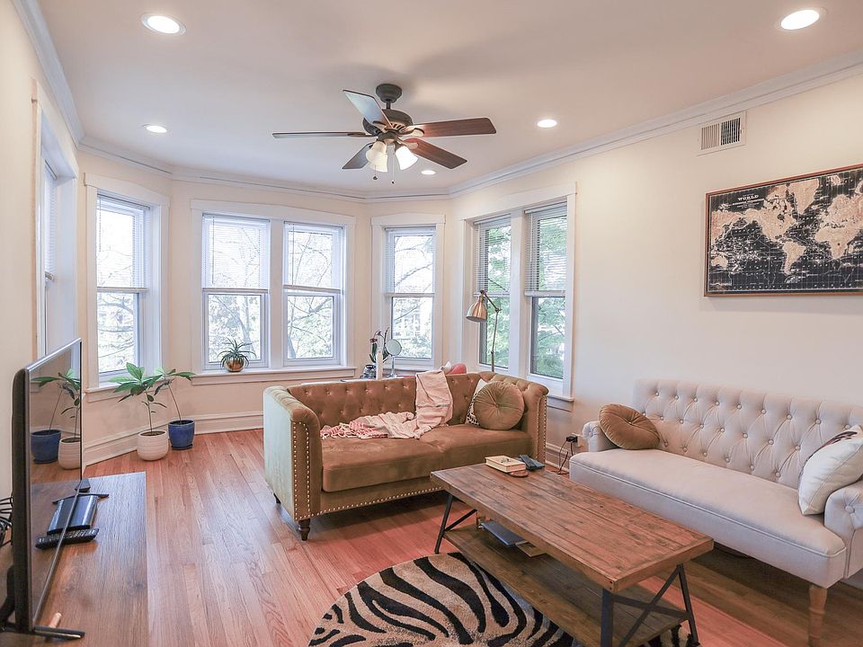 1st image of 2555 W Eastwood Ave APT 2