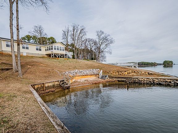 5th image of 410 Pineview Dr