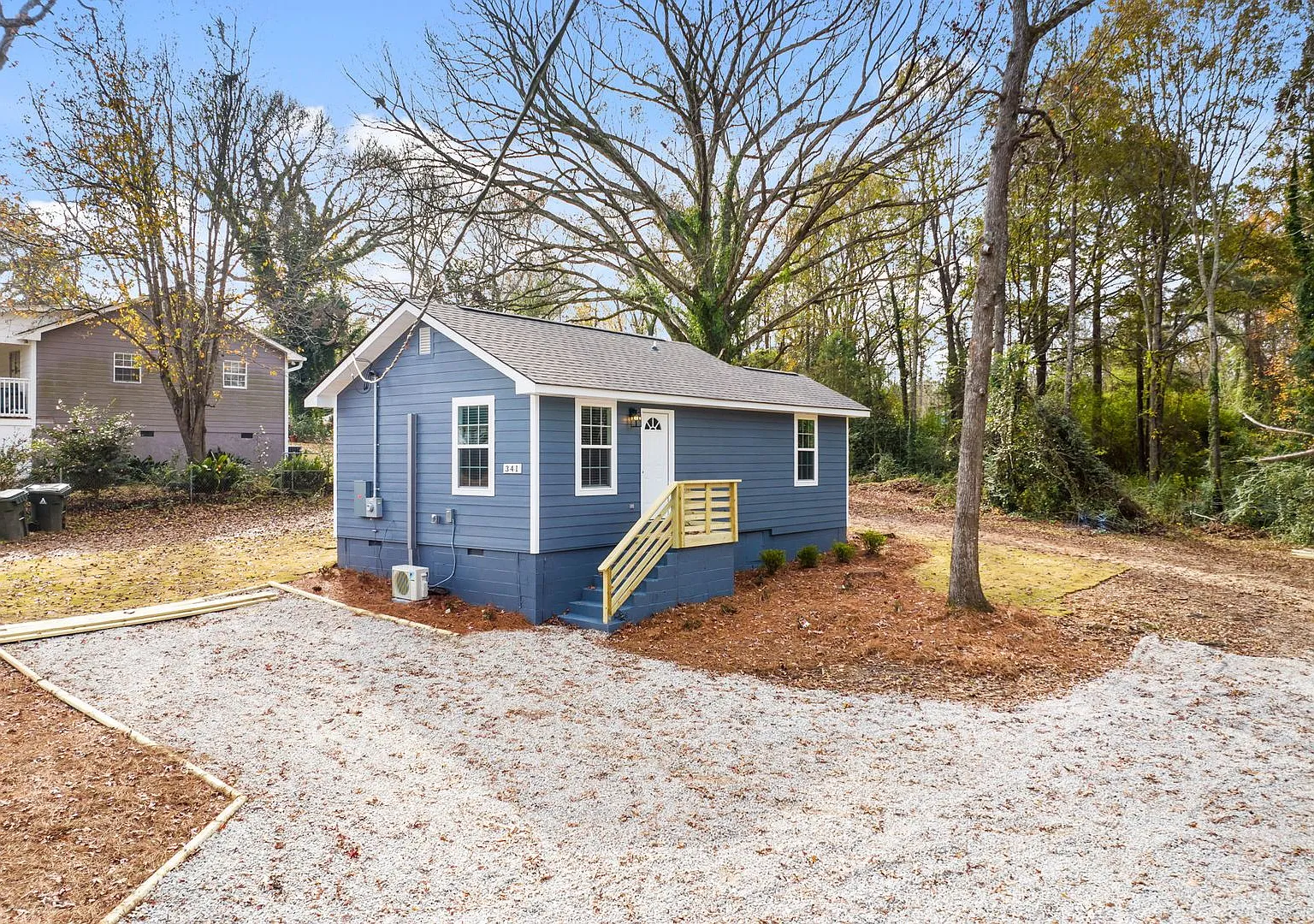 Charming Cottage in Auburn! — Photo 2