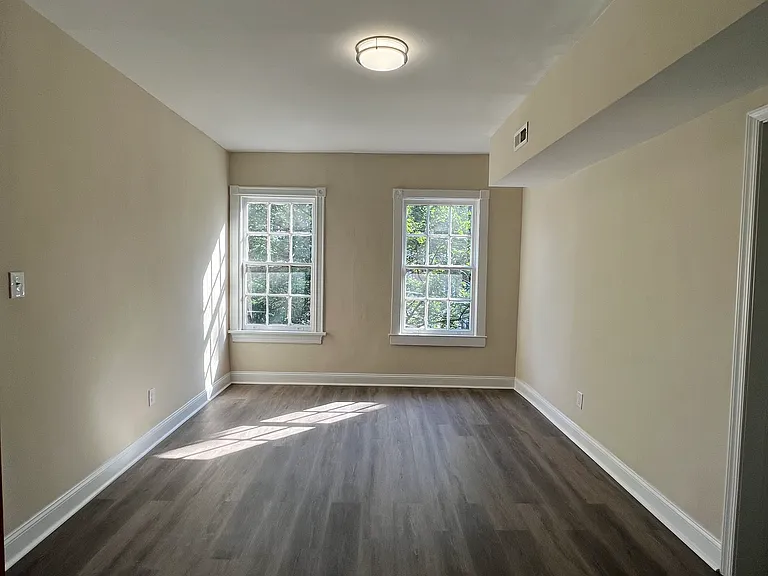 West Franklin Apts — Photo 27