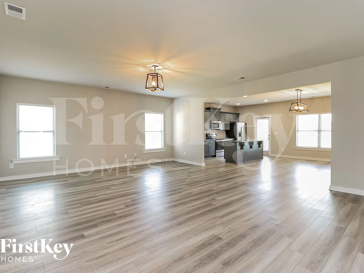3 bed, 2.0 bath, 1801 sqft, $1,645 — Photo 3