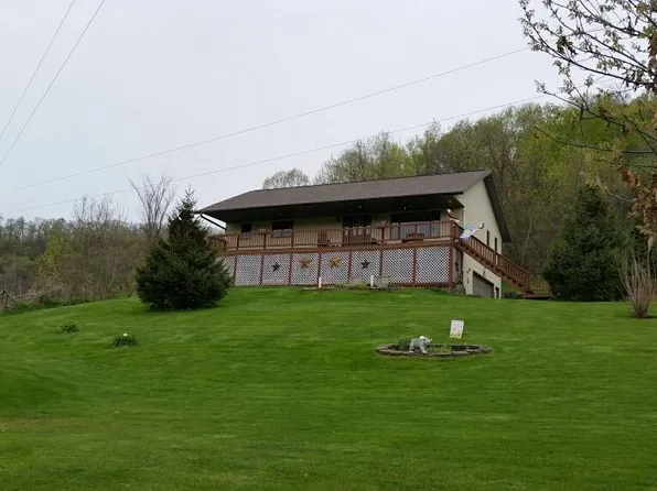 S3537 Grawe Ln, Fountain City, WI 54629