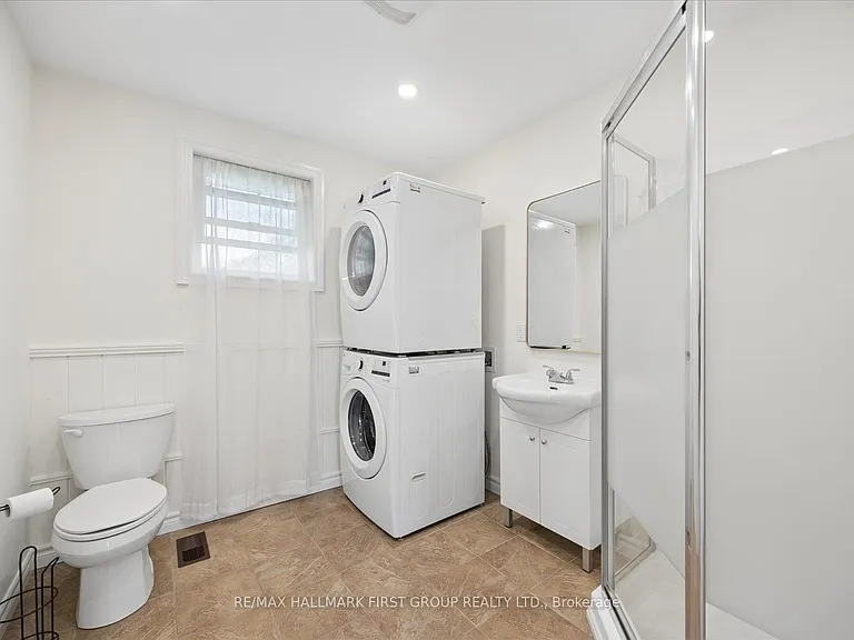 211 Casimir St — Photo 7