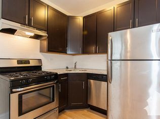 614 W Surf St, Chicago, IL 60657