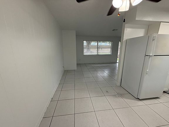 5th image of 3771 Belmont St APT B