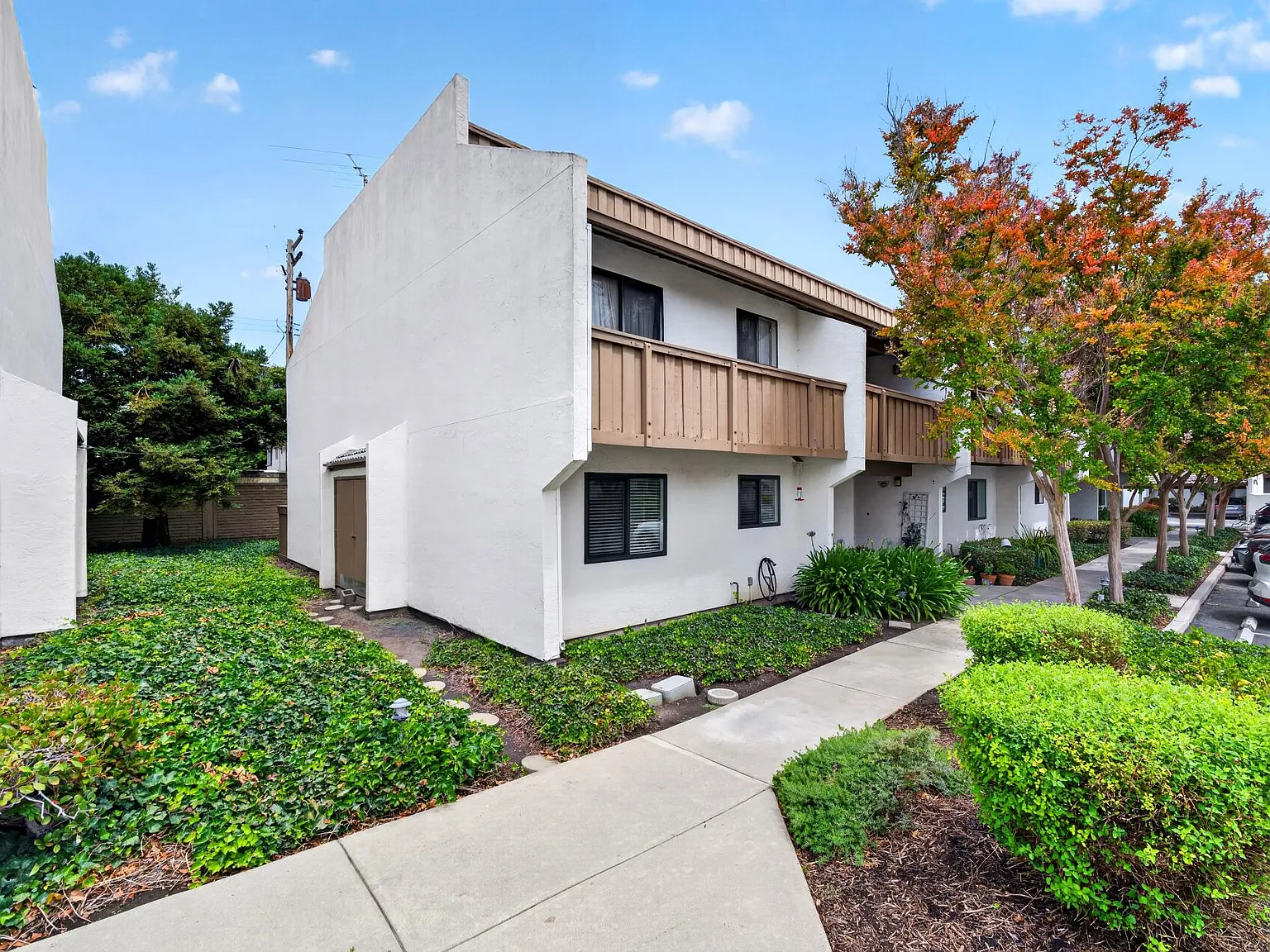 2 bed, 853 sqft, $3,200 — Photo 2
