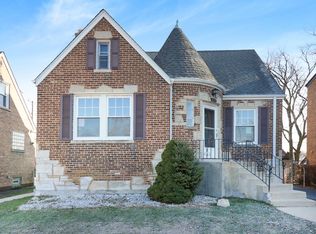 7118 Riverside Dr, Berwyn, IL 60402