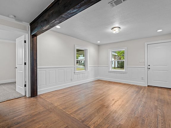 5th image of 310 E Josephine St
