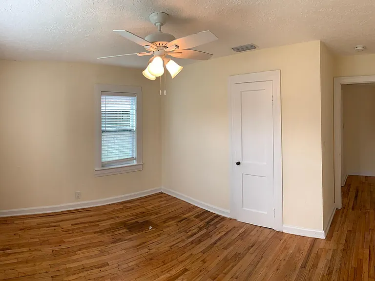 1909 W Grace St — Photo 10