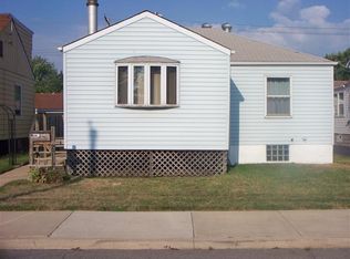 2712 Schrage Ave, Whiting, IN 46394
