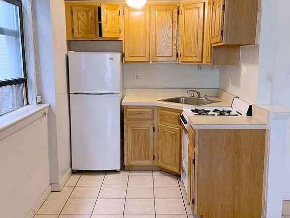 4th image of 6 W 87th St #60