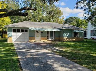 100 Wilburn Dr, Baytown, TX 77520