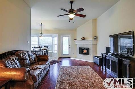 4th image of 719 S Emma Dr