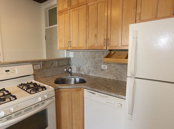 2nd image of 2141 W Webster Ave #Ua2f