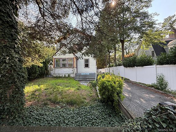 3rd image of 1014 Washington Drive