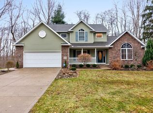 5212 Greenbriar Ln, Madison, OH 44057