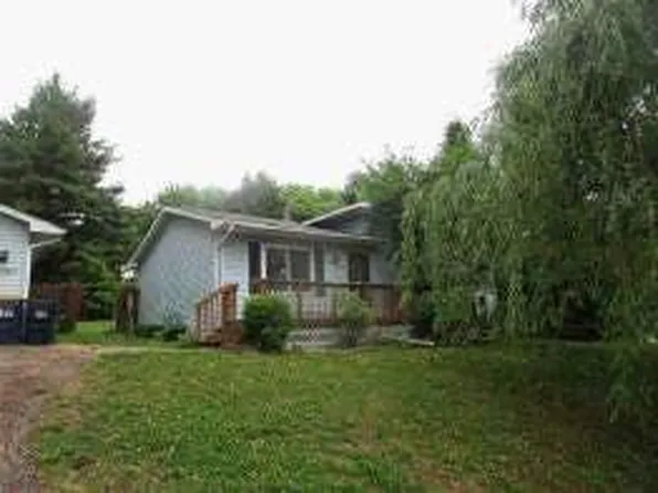 29975 Akerson St, Lindstrom, MN 55045