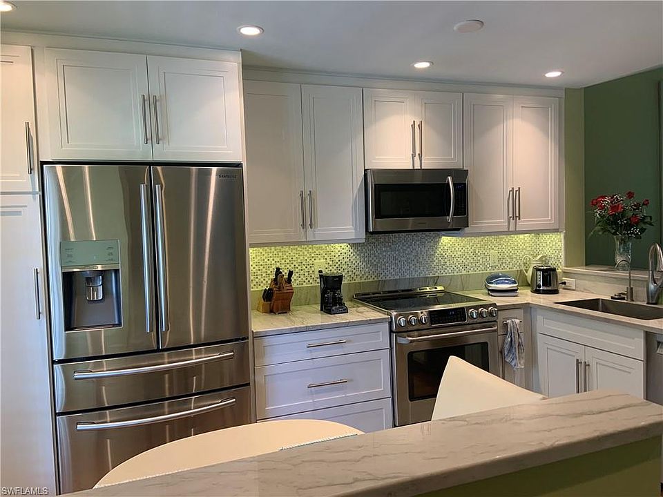 1st image of 256 Deerwood Cir APT 9